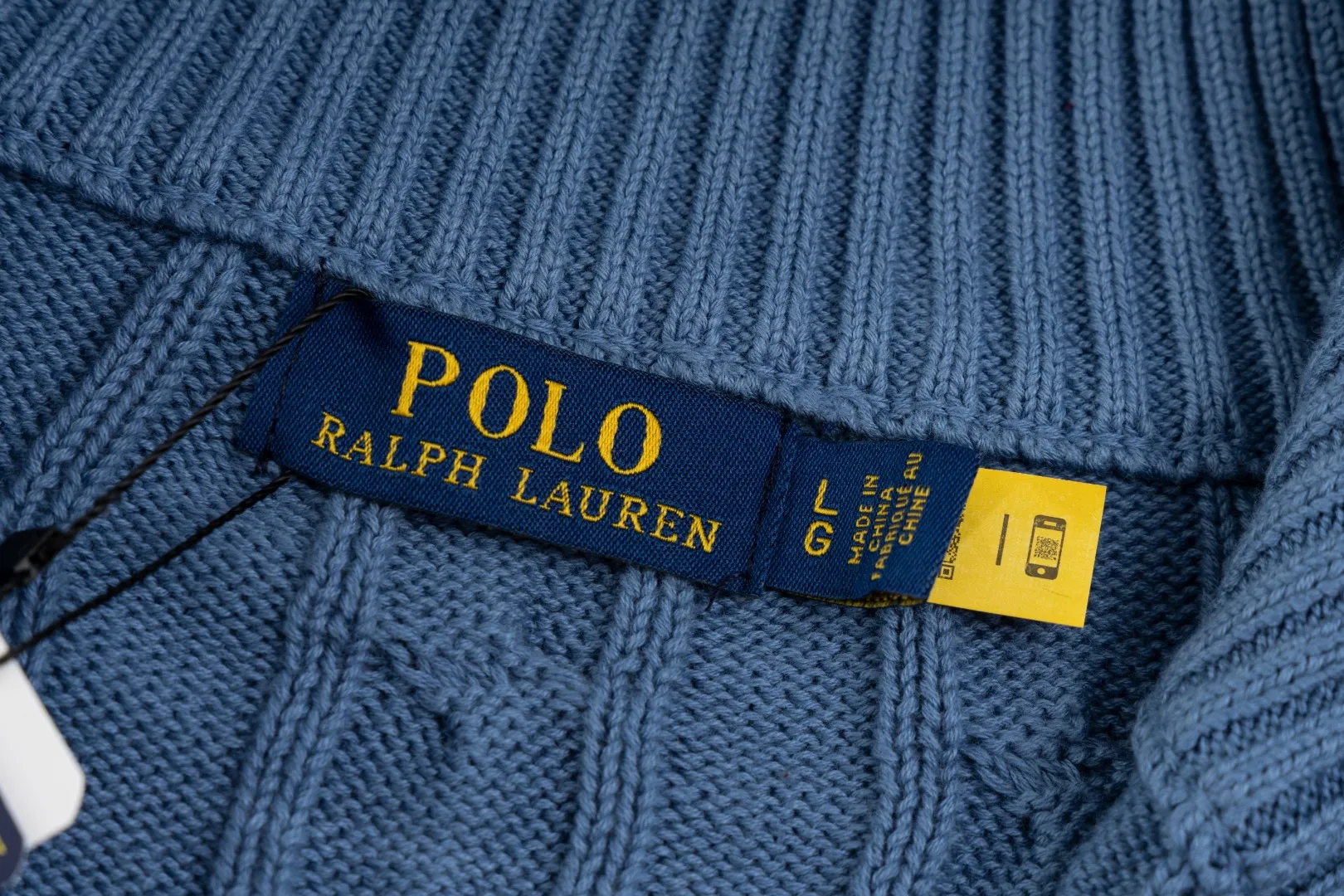 P236 #R92 RALPH LAUREN Ralph Lauren fifteen colors classic small label embroidery logo turtleneck pullover half-zip knitted cable sweater with high-density LOGO embroidery on the chest and original customized tag accessories. Made of pure cotton yarn, pure cotton is skin-friendly and comfortable, small label war horse embroidered twist turtleneck sweater 🐎 high quality, follow the blogger to learn how to wear it! Let’s buy a Ralph Lauren cable sweater. It’s a super hard-to-find series after it became popular. It’s hard to find one on the official website. It’s simple and practical to wear, with a lazy and loose feel. The thickened fabric has more texture, feels soft and delicate, and has a loose fit. Whether worn alone or layered, you can wear different styles of fashion with just one piece!   Size：XS S M L